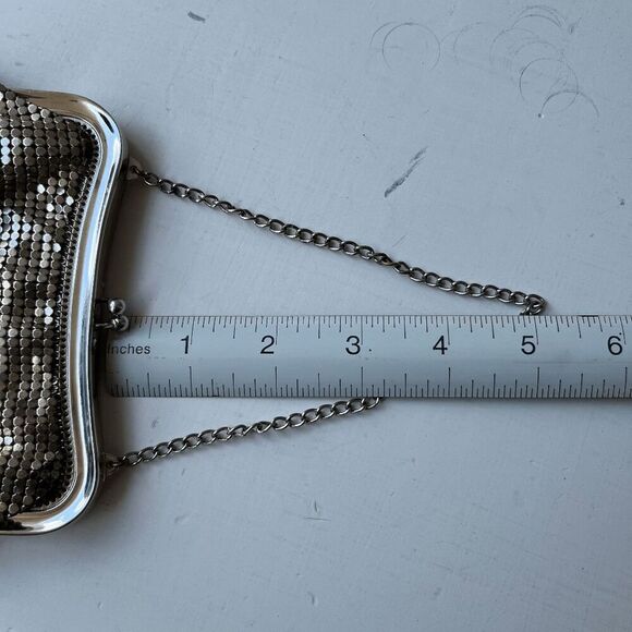 Vintage Whiting & Davis Silver Mesh Kisslock Bag – Made in USA – 7" x 3.75" - Picture 11 of 16